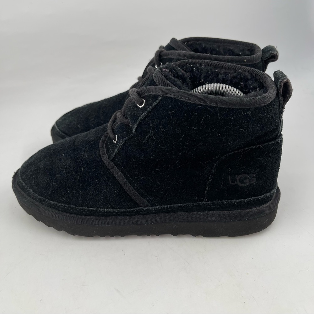 Ugg Unisex Kids Neumel II- SZ 6 -Black Suede‎ Lace-Up Sherpa Lined Chukka Boot - Picture 12 of 13